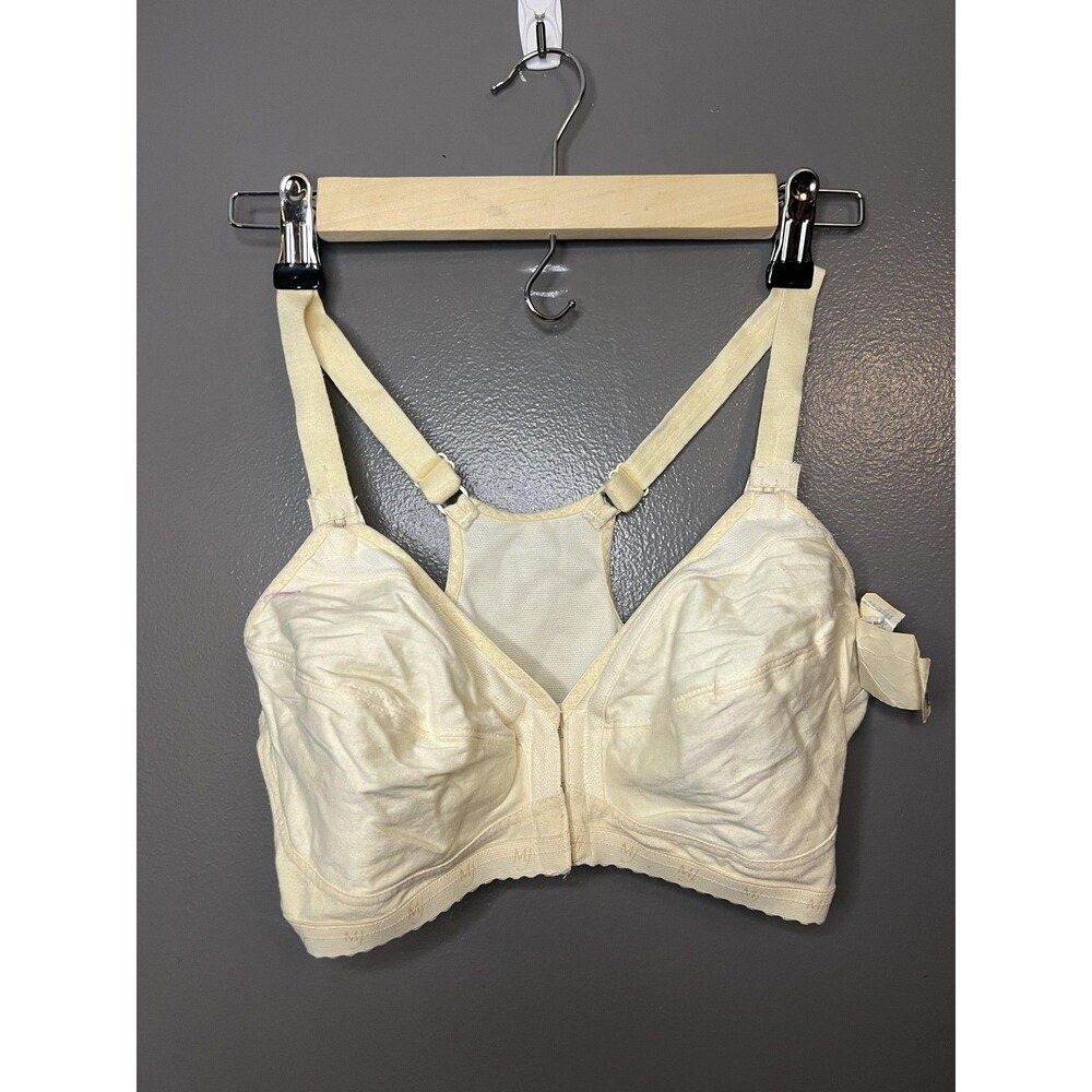 Vintage Mary Jane Bra Womens 34D Ivory Front Closure Wirefree Made USA 80s